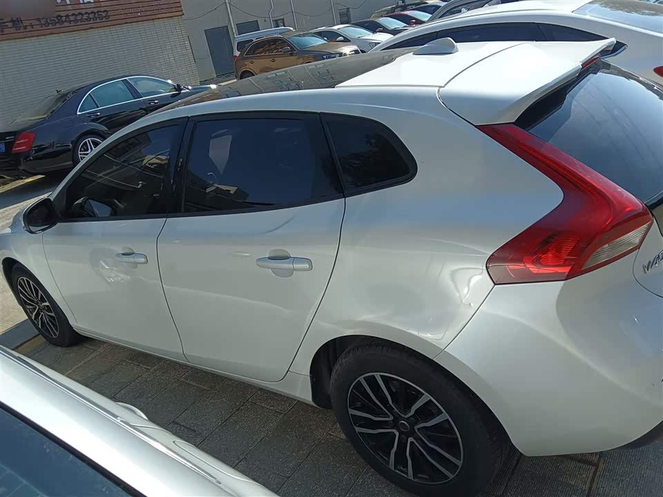 Volvo V40