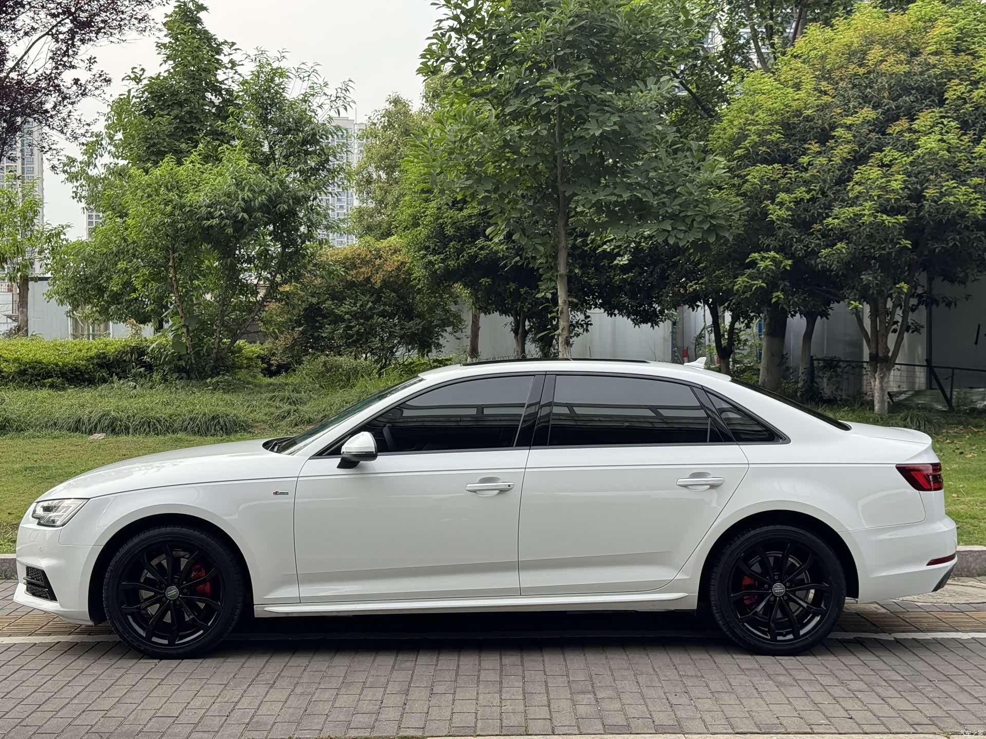 Audi A4L, 2018 3