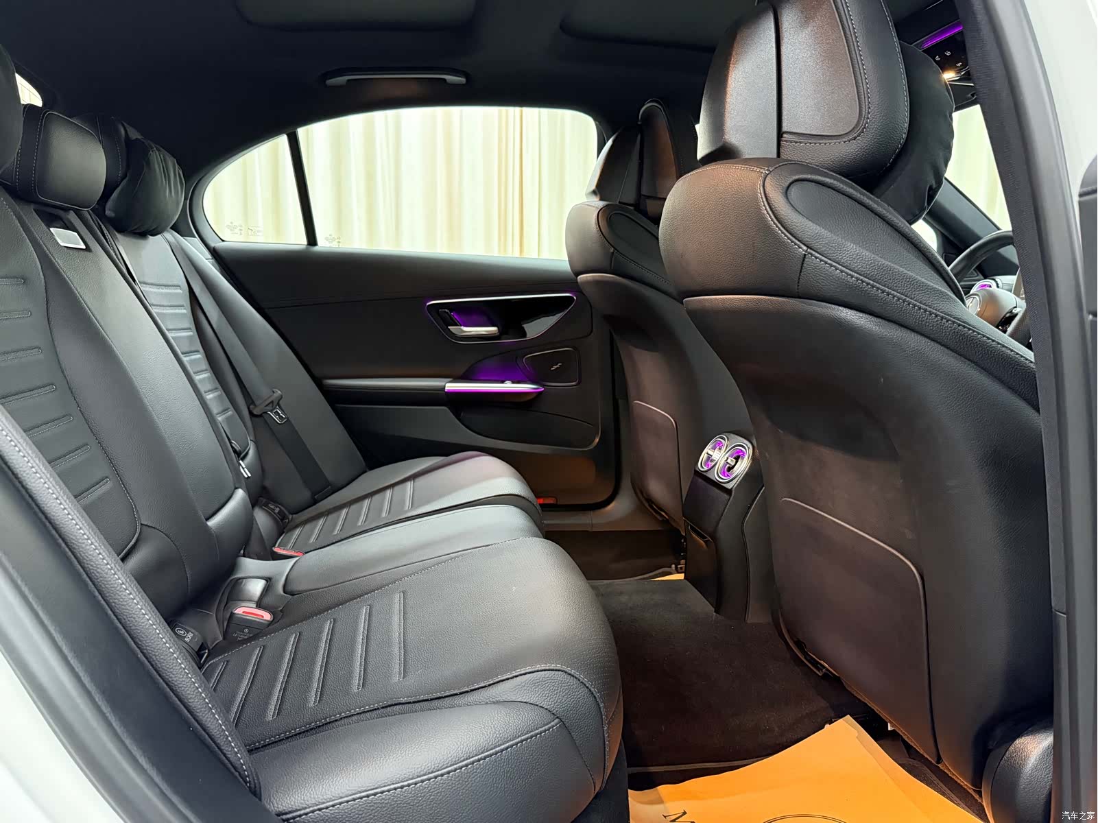 Mercedes-Benz C-Class, 2024 18