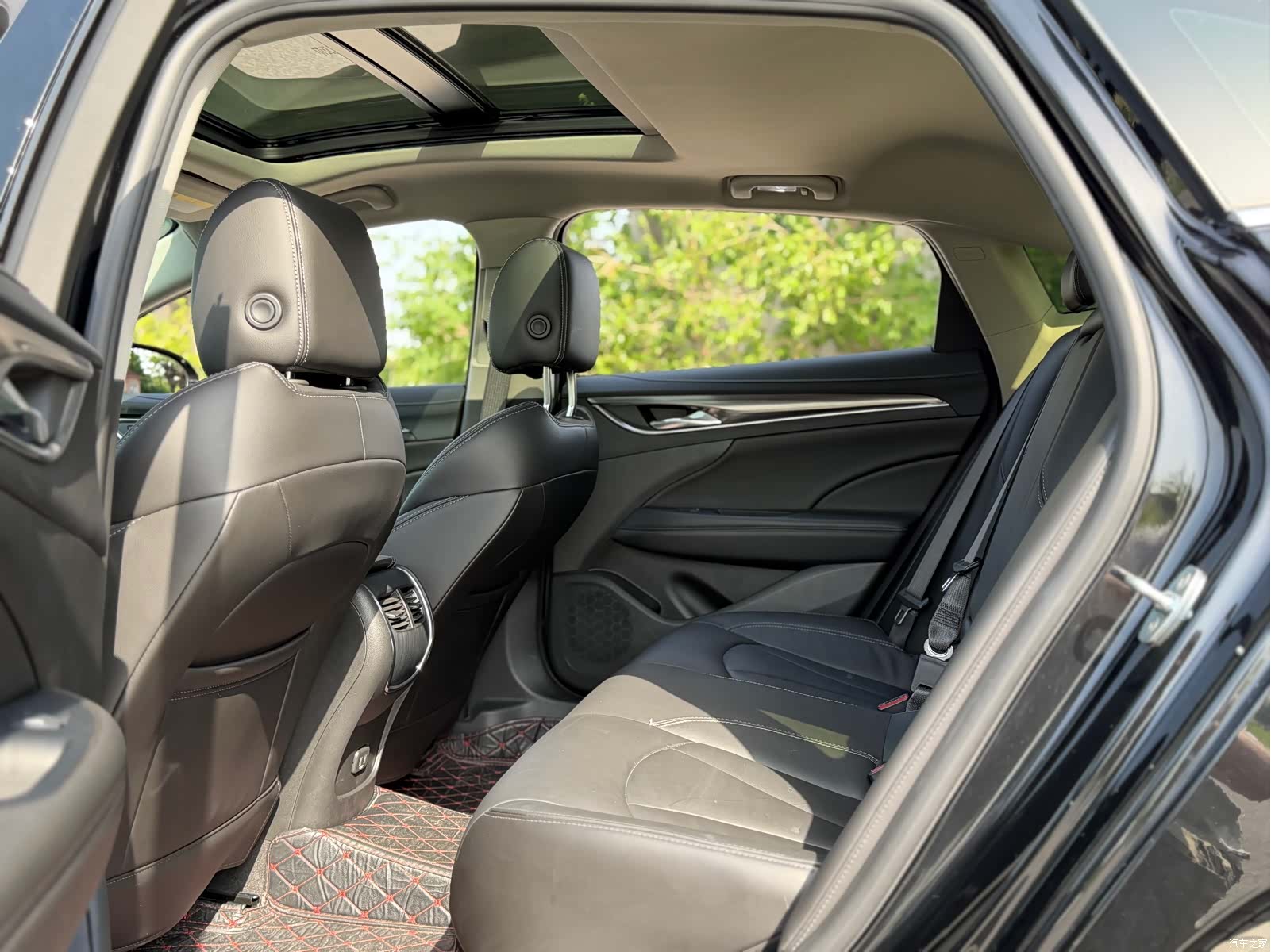 Buick LaCrosse, 2023 все фото