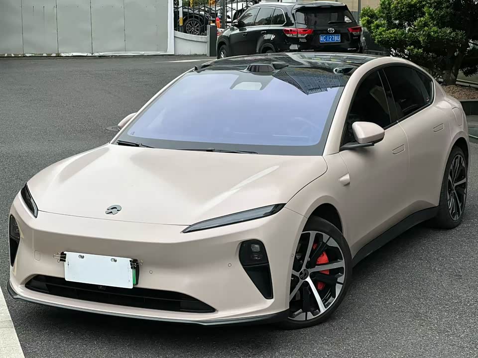 NIO ET5