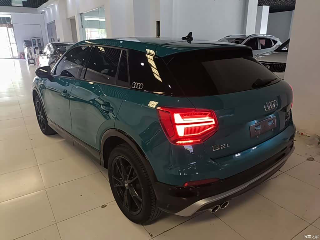 Audi Q2L, 2021 все фото