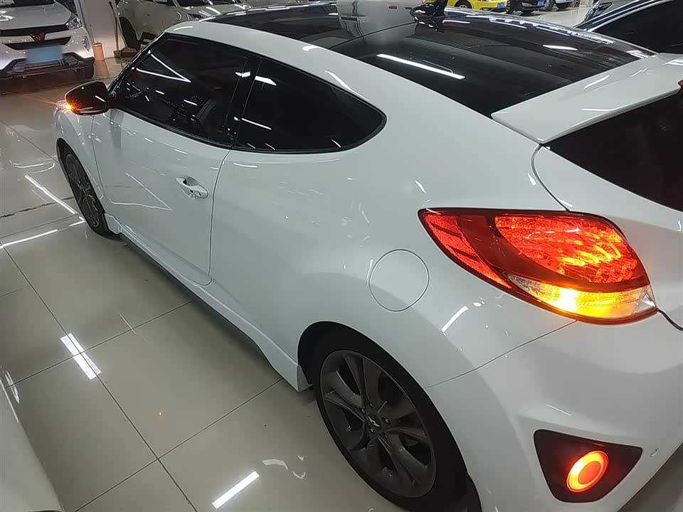 Hyundai Veloster