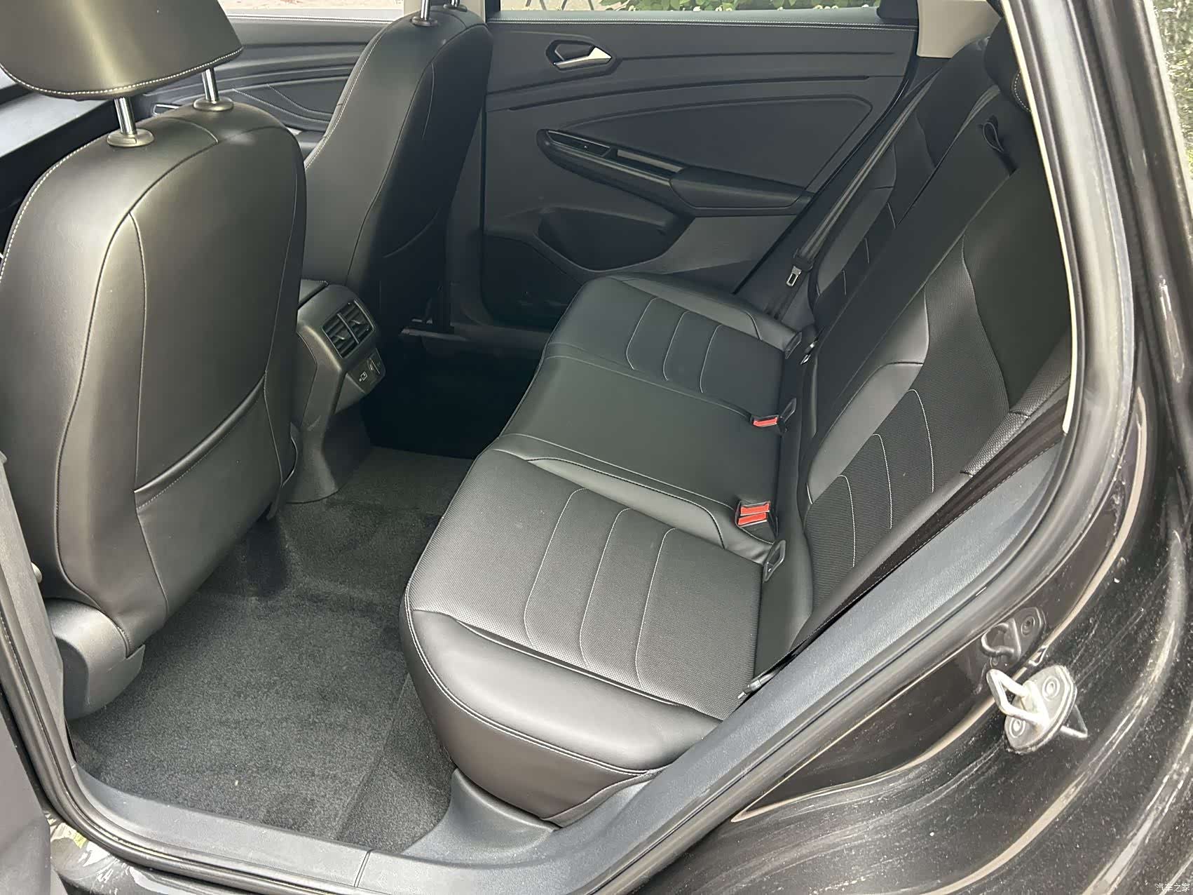 Volkswagen VS7, 2022 15