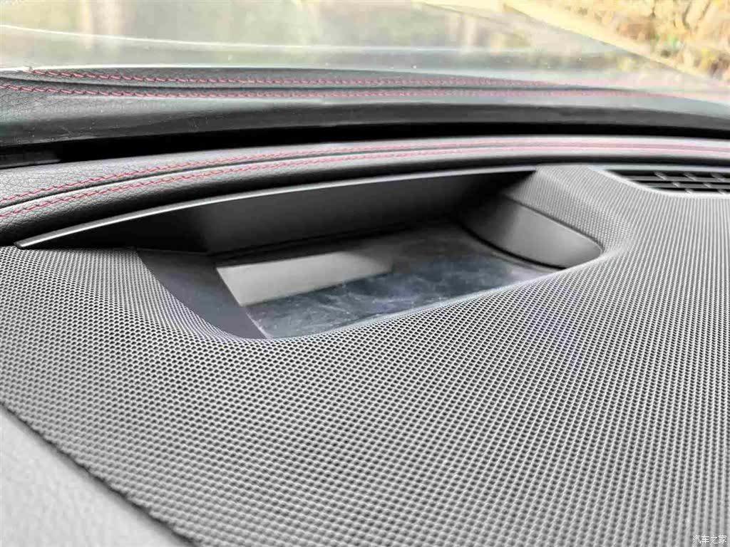 Mercedes-Benz E-Class, 2019 26