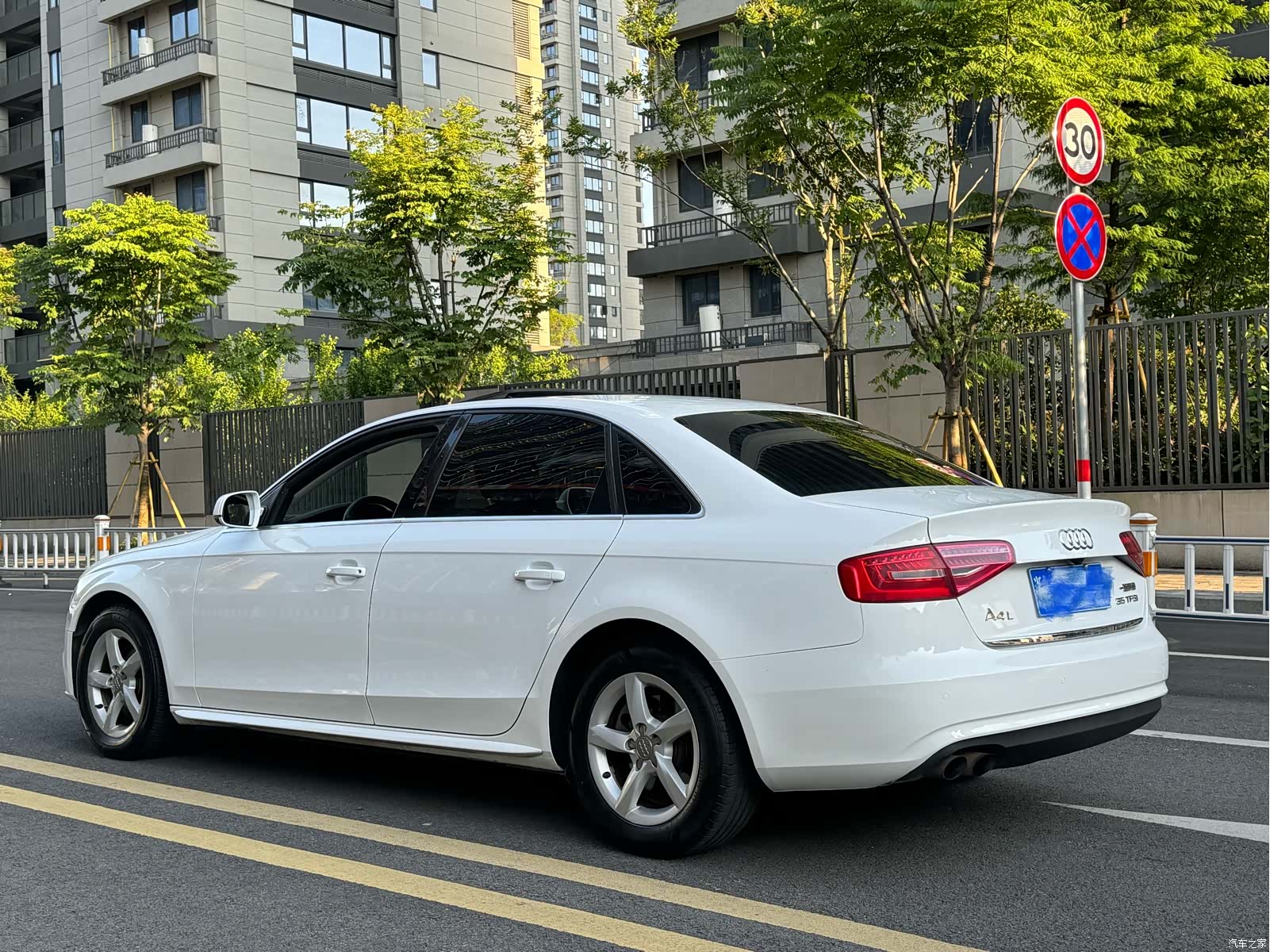 Audi A4L, 2014 все фото