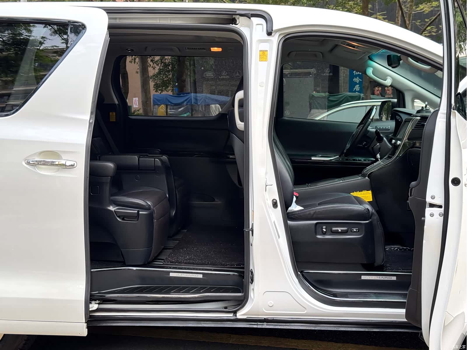 Toyota Alphard, 2014 15