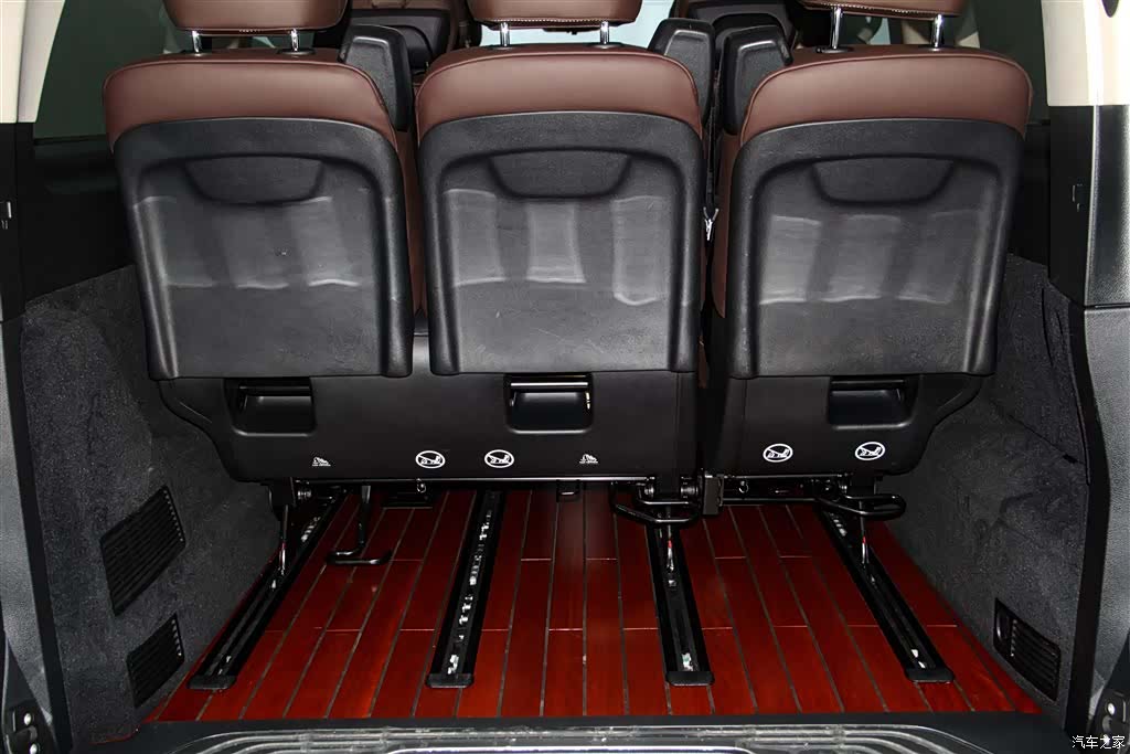 Mercedes-Benz V-Class, 2023 23