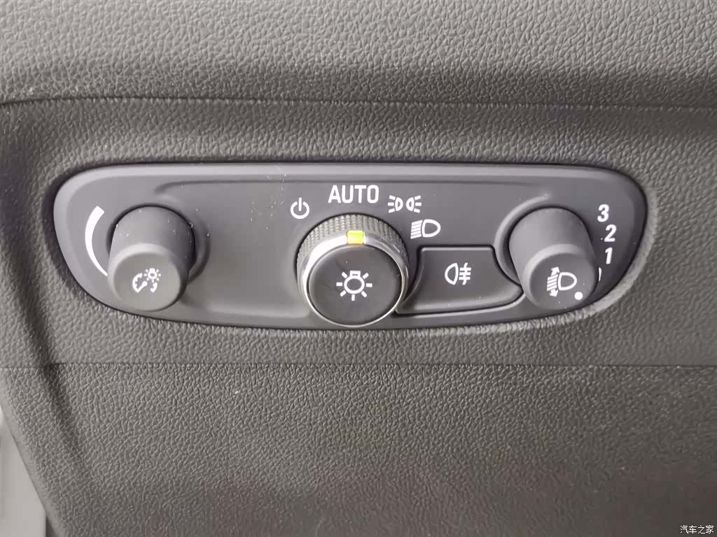 Buick Envision Plus, 2022 21