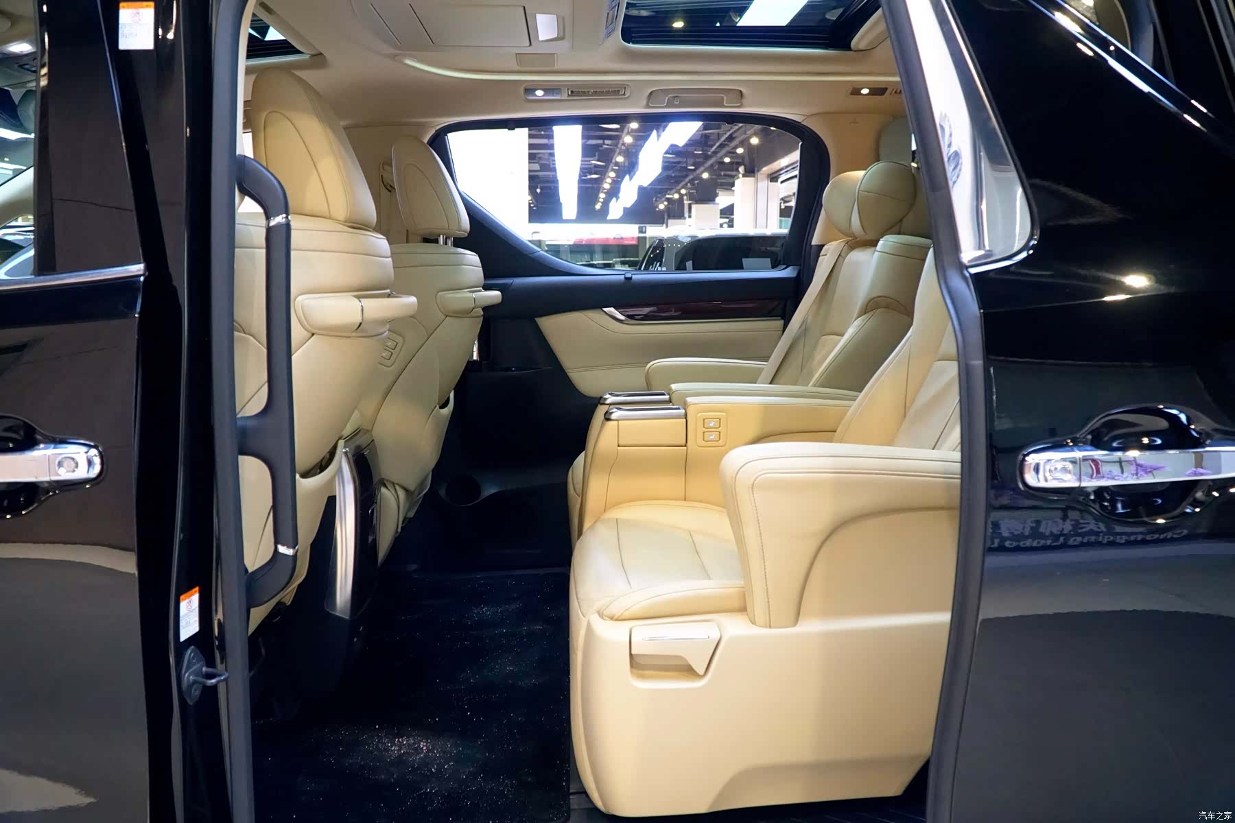 Toyota Alphard, 2016 9