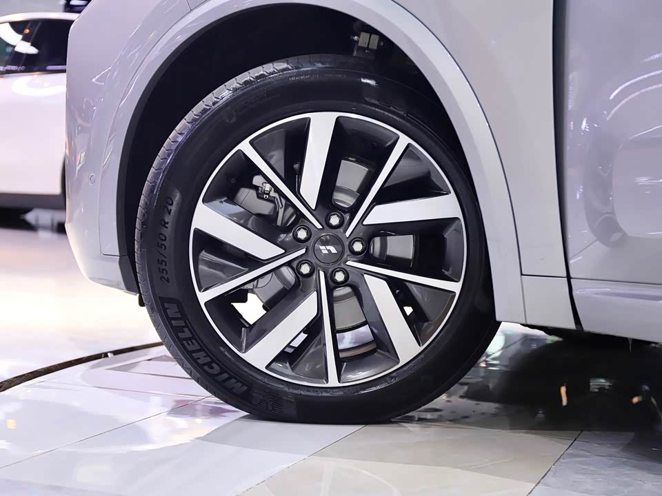 Li Auto Ideal L8