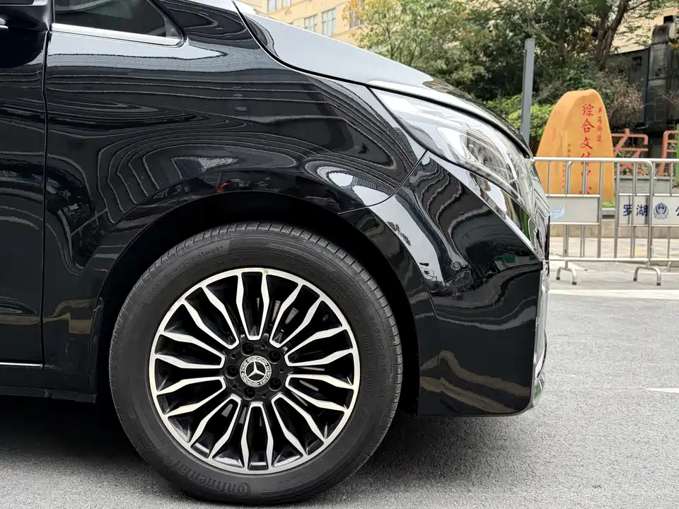 Mercedes-Benz V-class