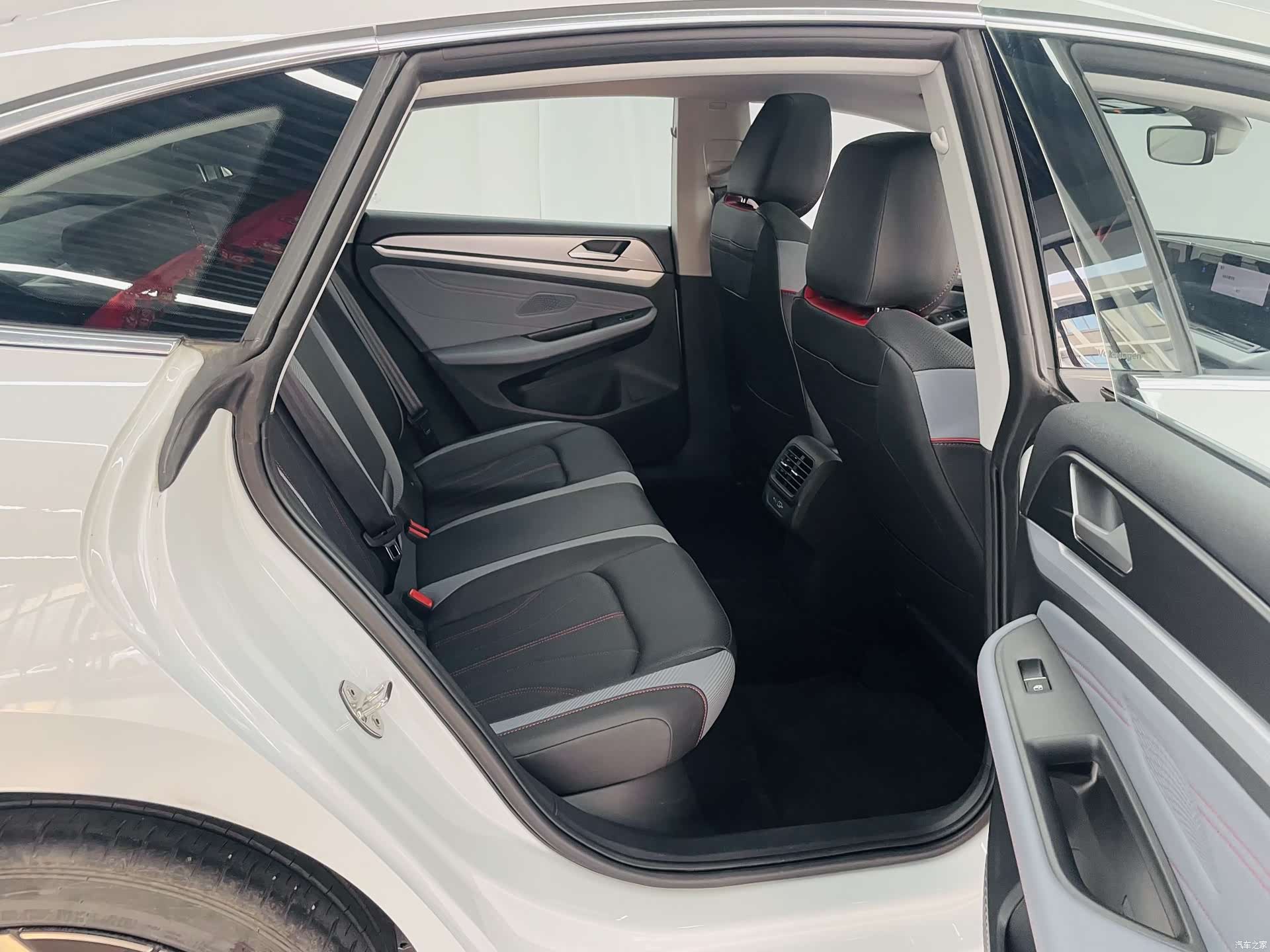 Volkswagen Lamando, 2024 12