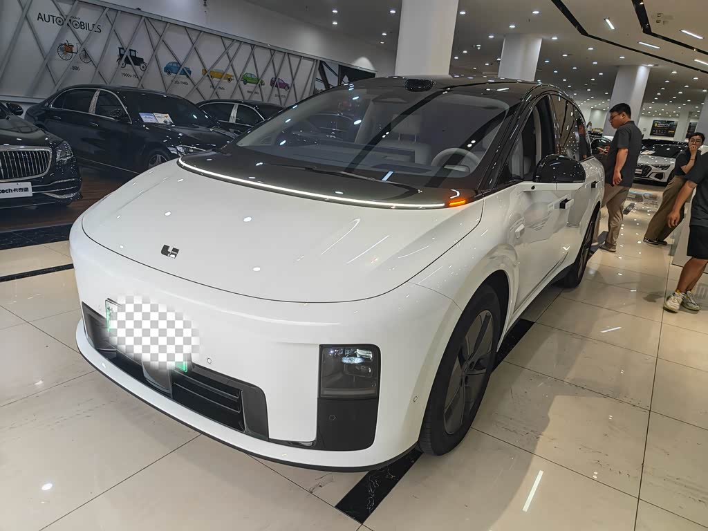 Li Auto i8