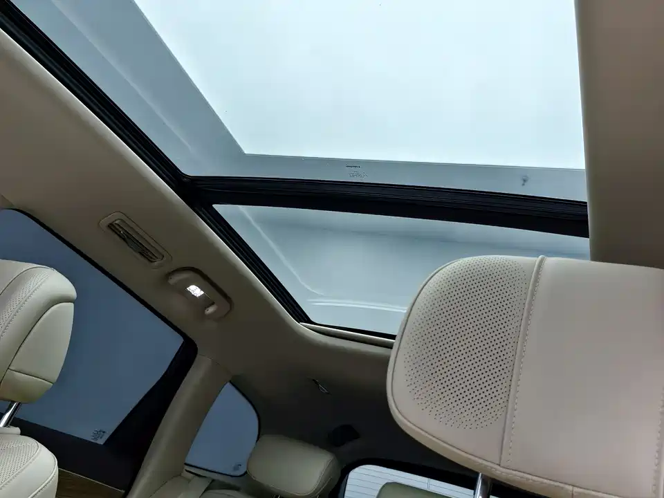 AITO Ask the world M7