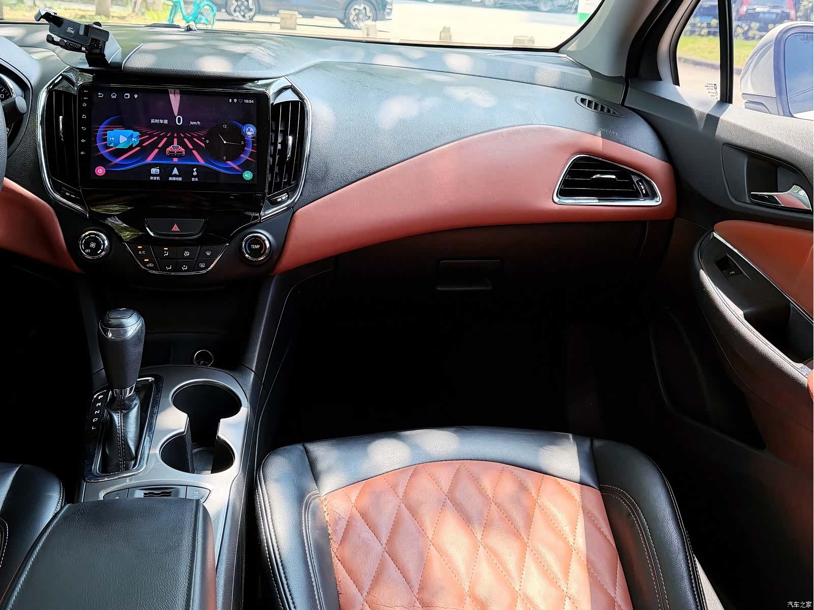 Chevrolet 320, 2018 15