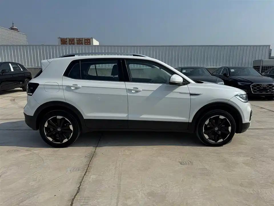 Volkswagen Exploring the shadow