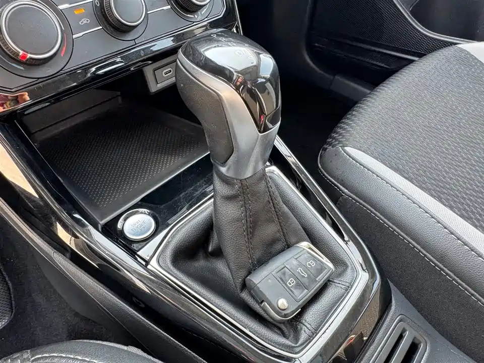 Volkswagen Exploring the shadow