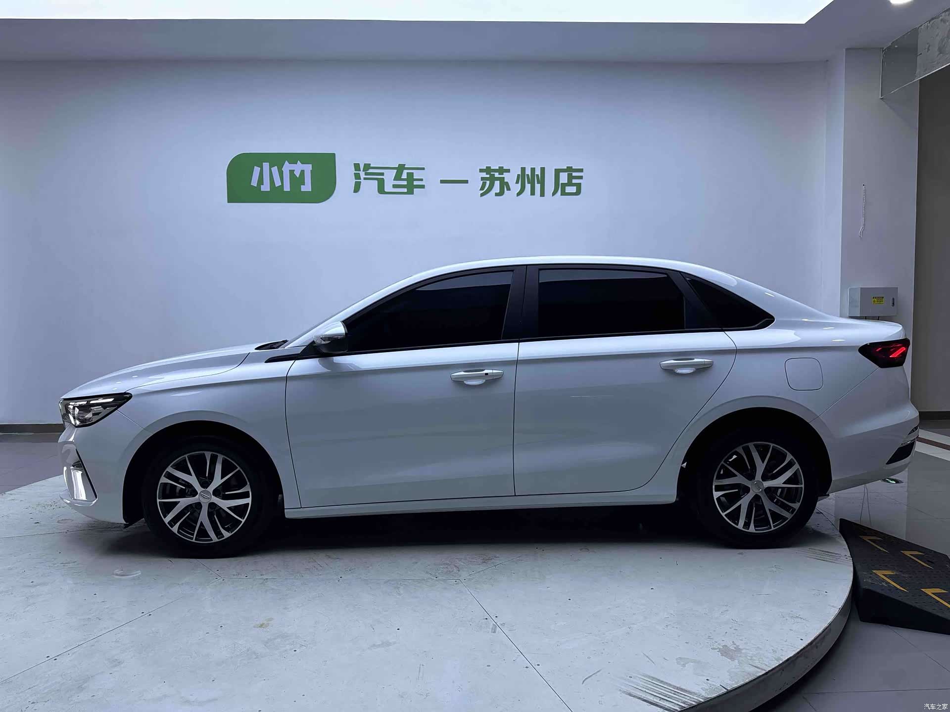 Geely Emgrand, 2023 8
