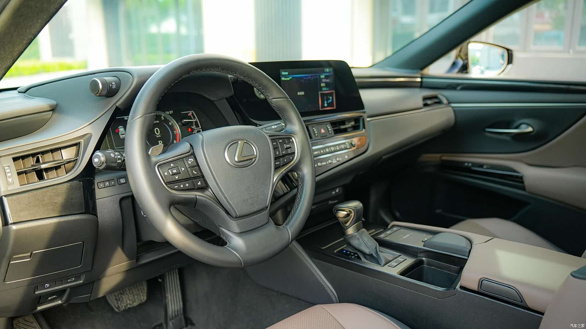 Lexus ES, 2022 9
