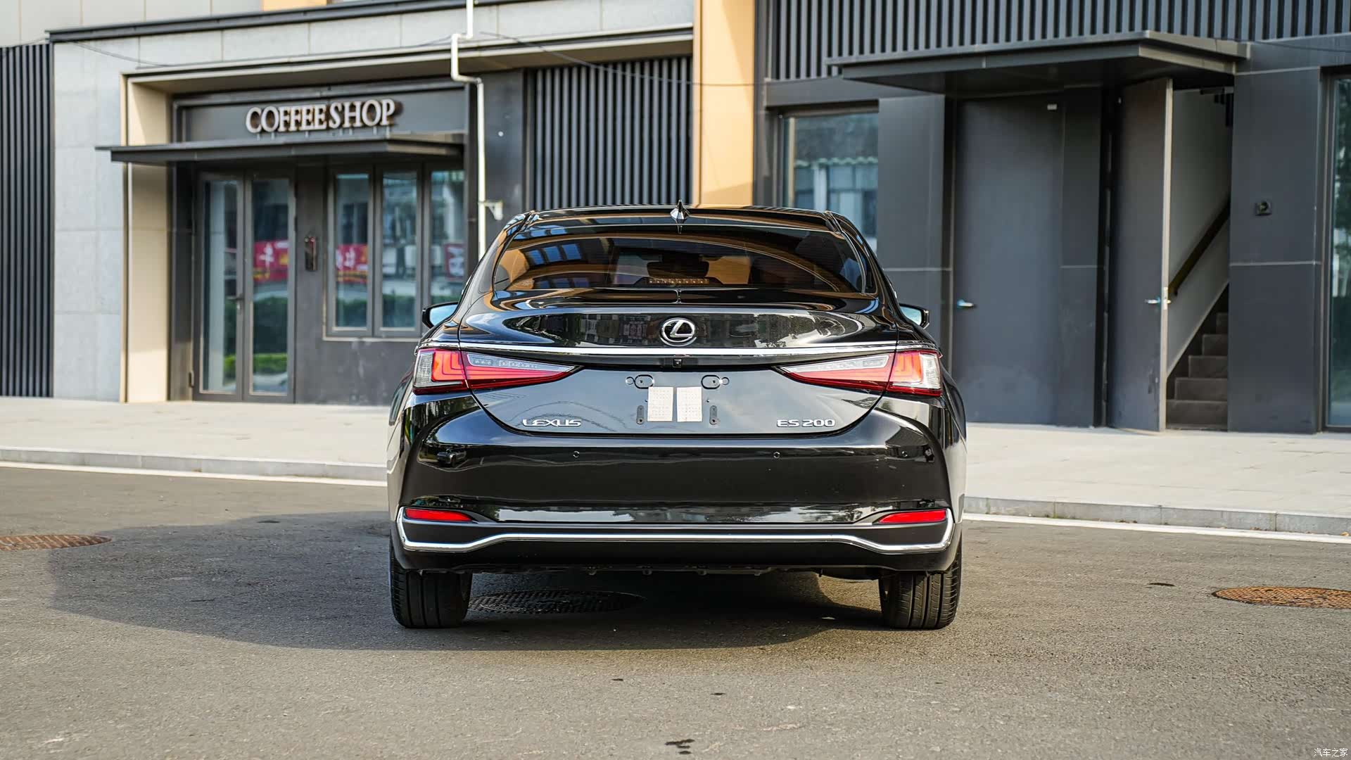 Lexus ES, 2022 все фото