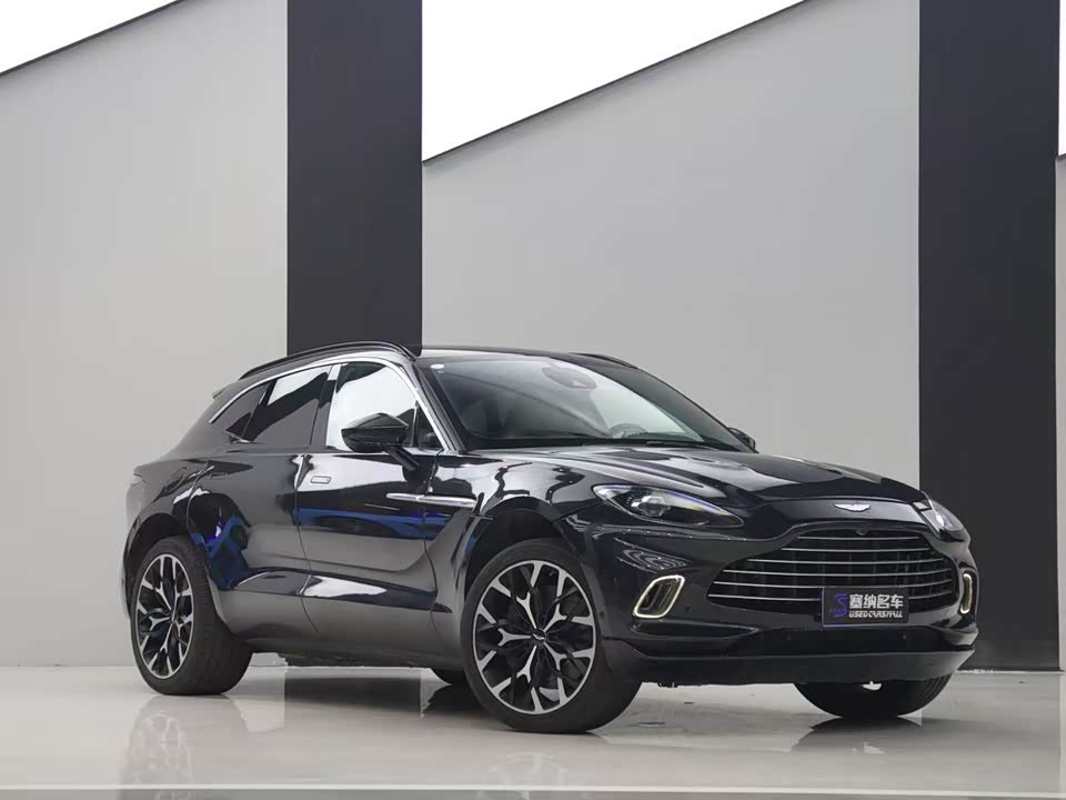 Aston Martin DBX Aston Martin DBX