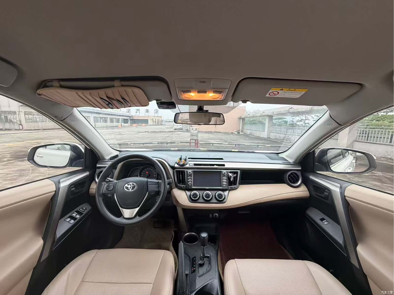 Toyota RAV4, 2014 11