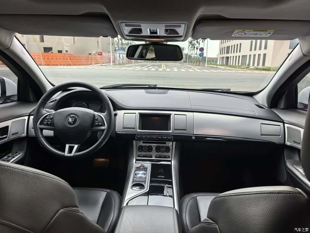 Jaguar XF, 2014 12