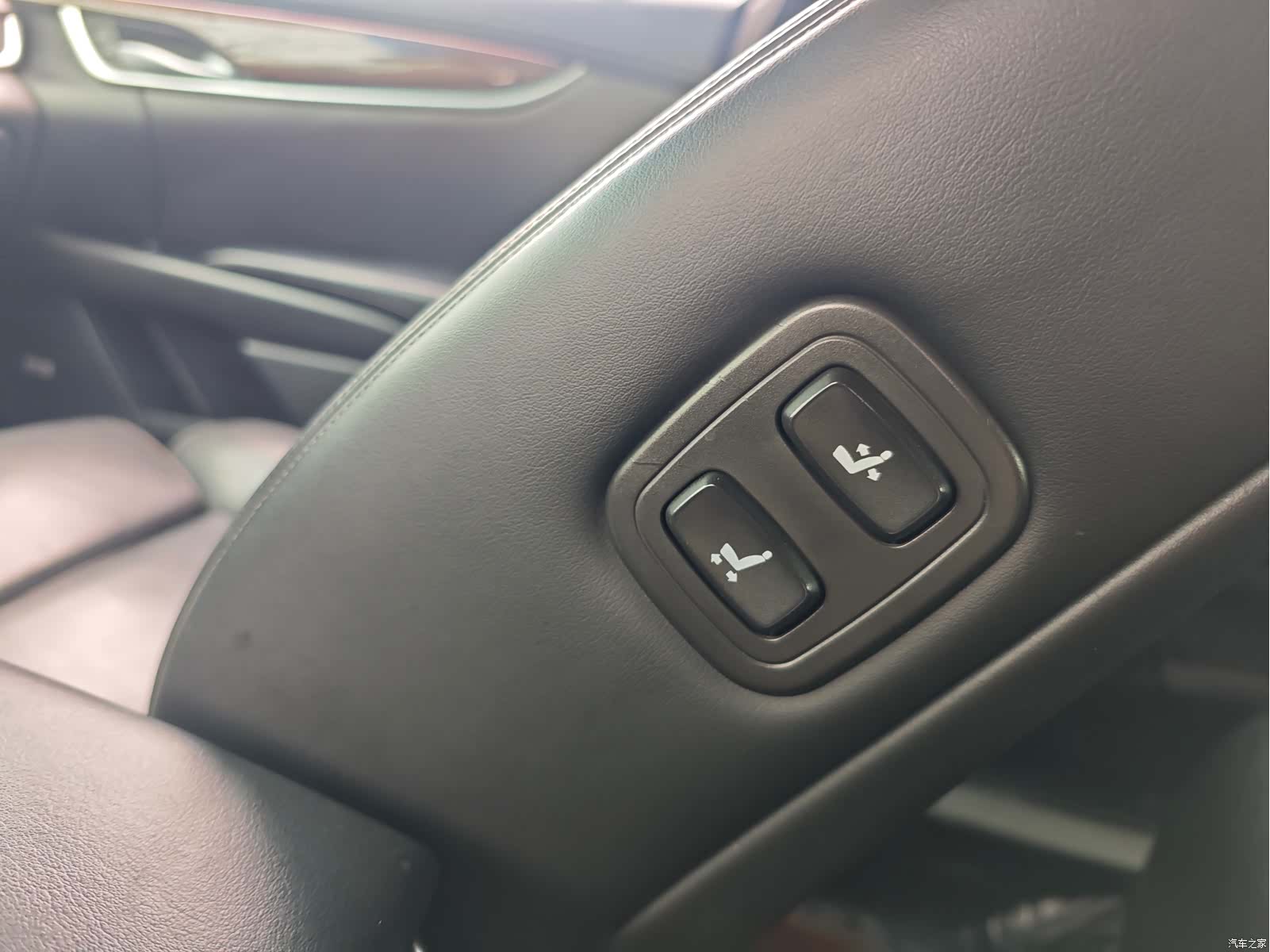 Cadillac XTS, 2014 13