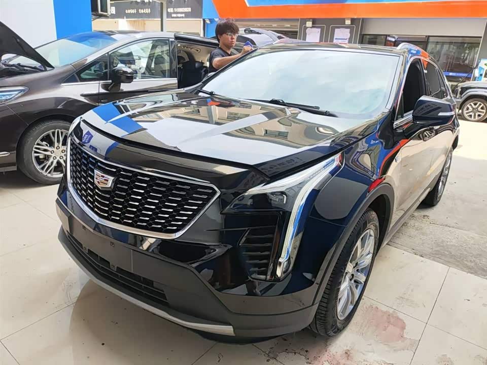 Cadillac XT4