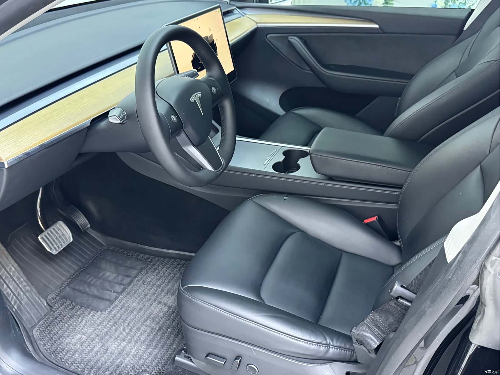 Tesla Model Y, 2022 7