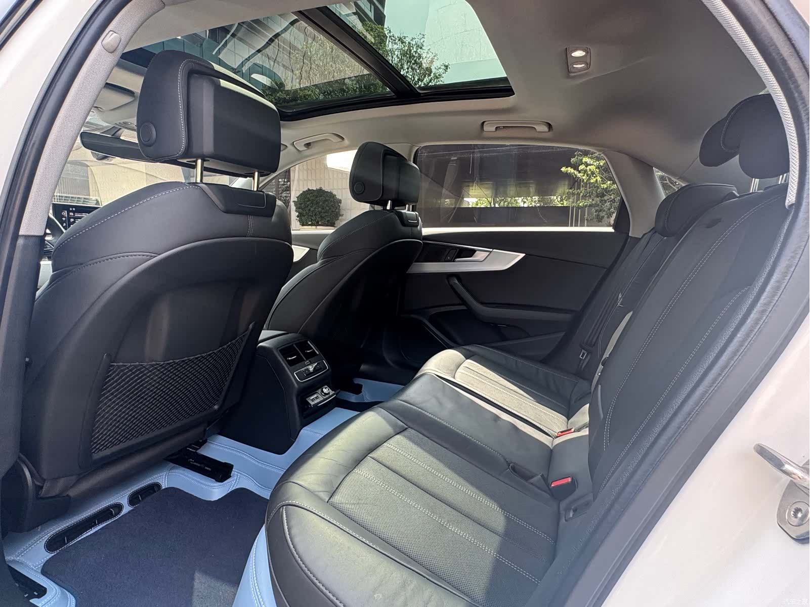 Audi A4L, 2021 11