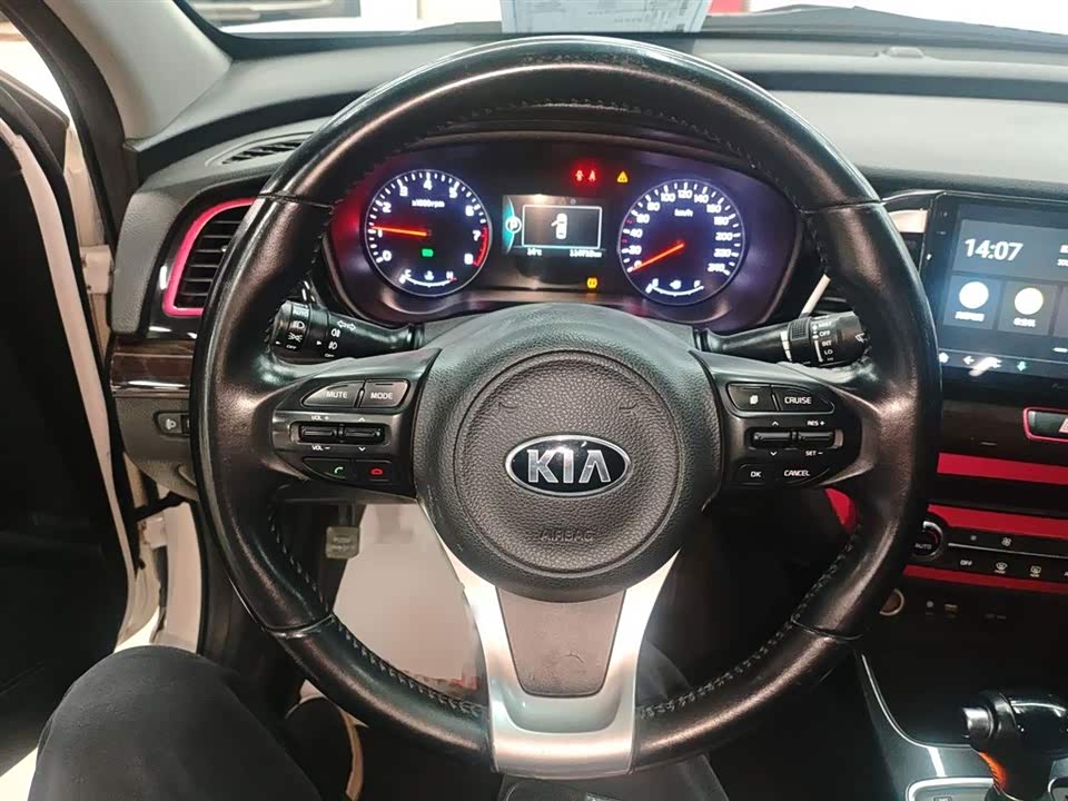Kia K4