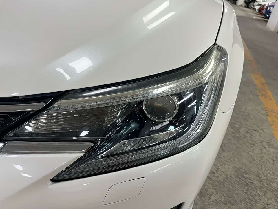Toyota Reiz