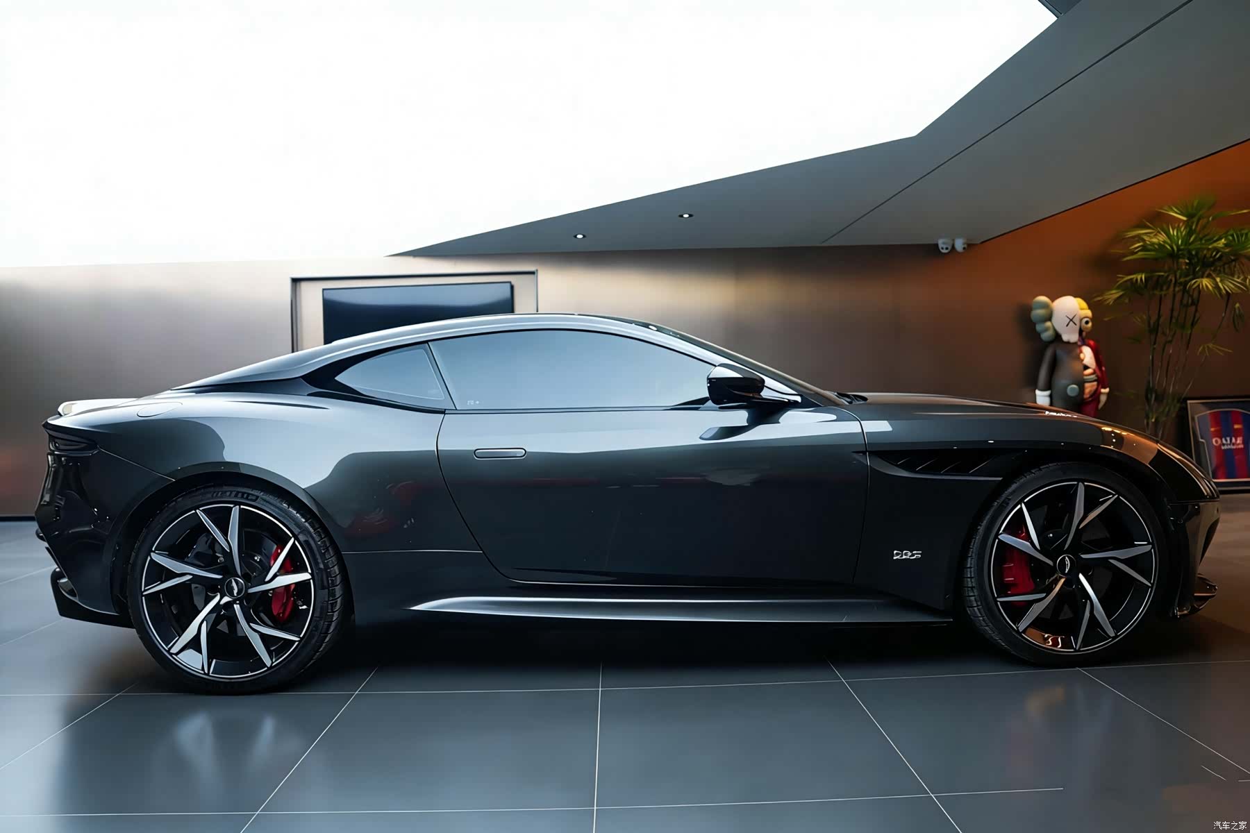 Aston Martin DBS, 2019 все фото