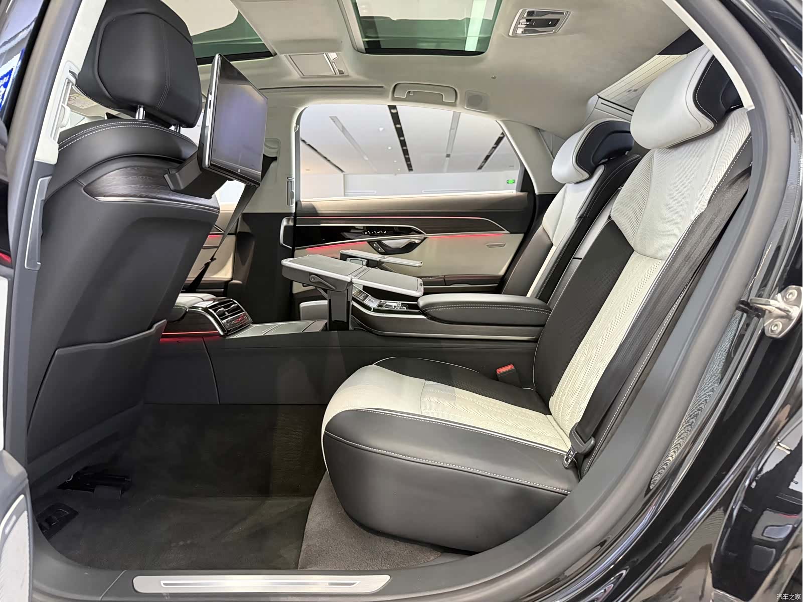 Audi A8L, 2021 11