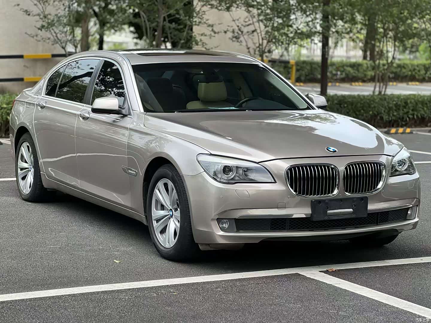 BMW 7 Series, 2011 4