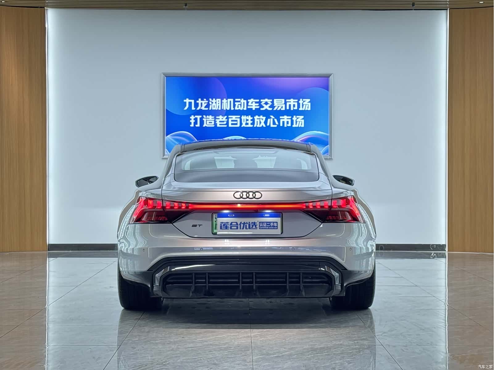 Audi e-tron, 2024 все фото