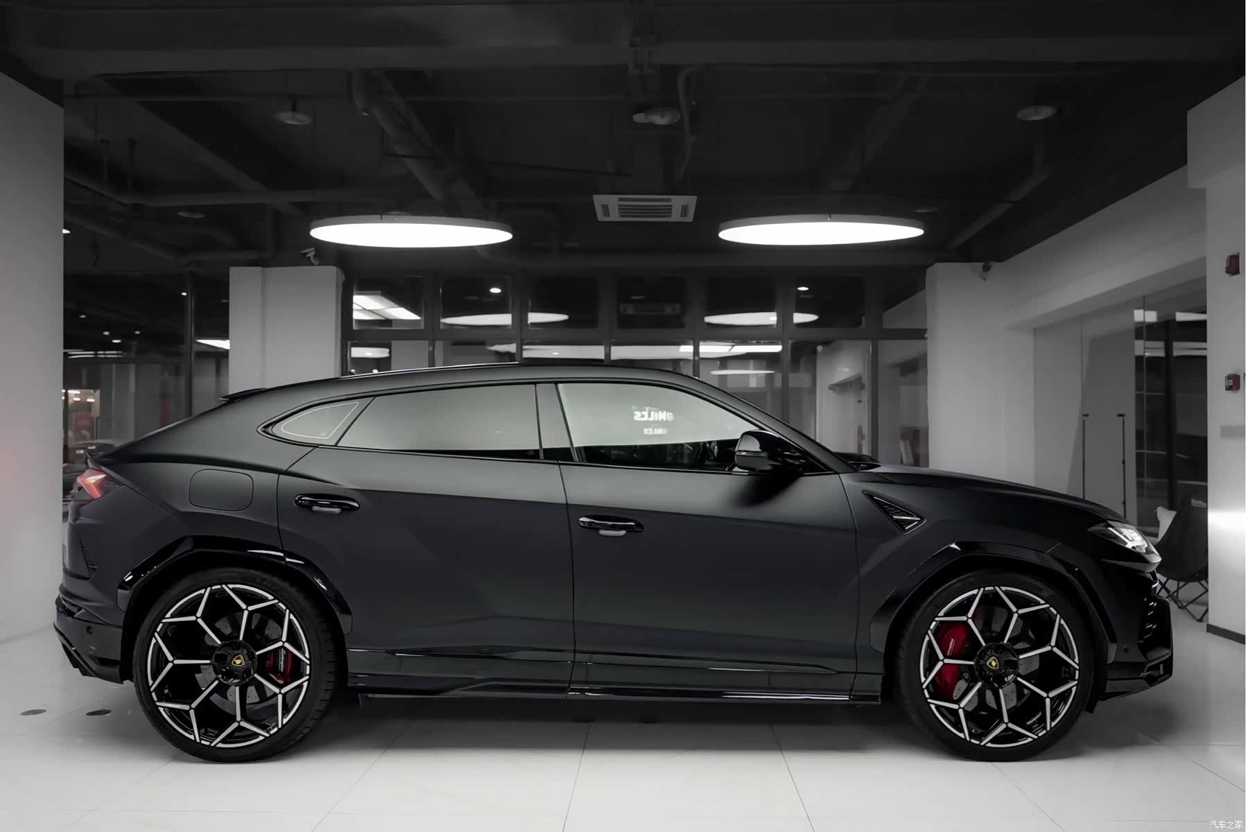 Lamborghini Urus, 2019 7