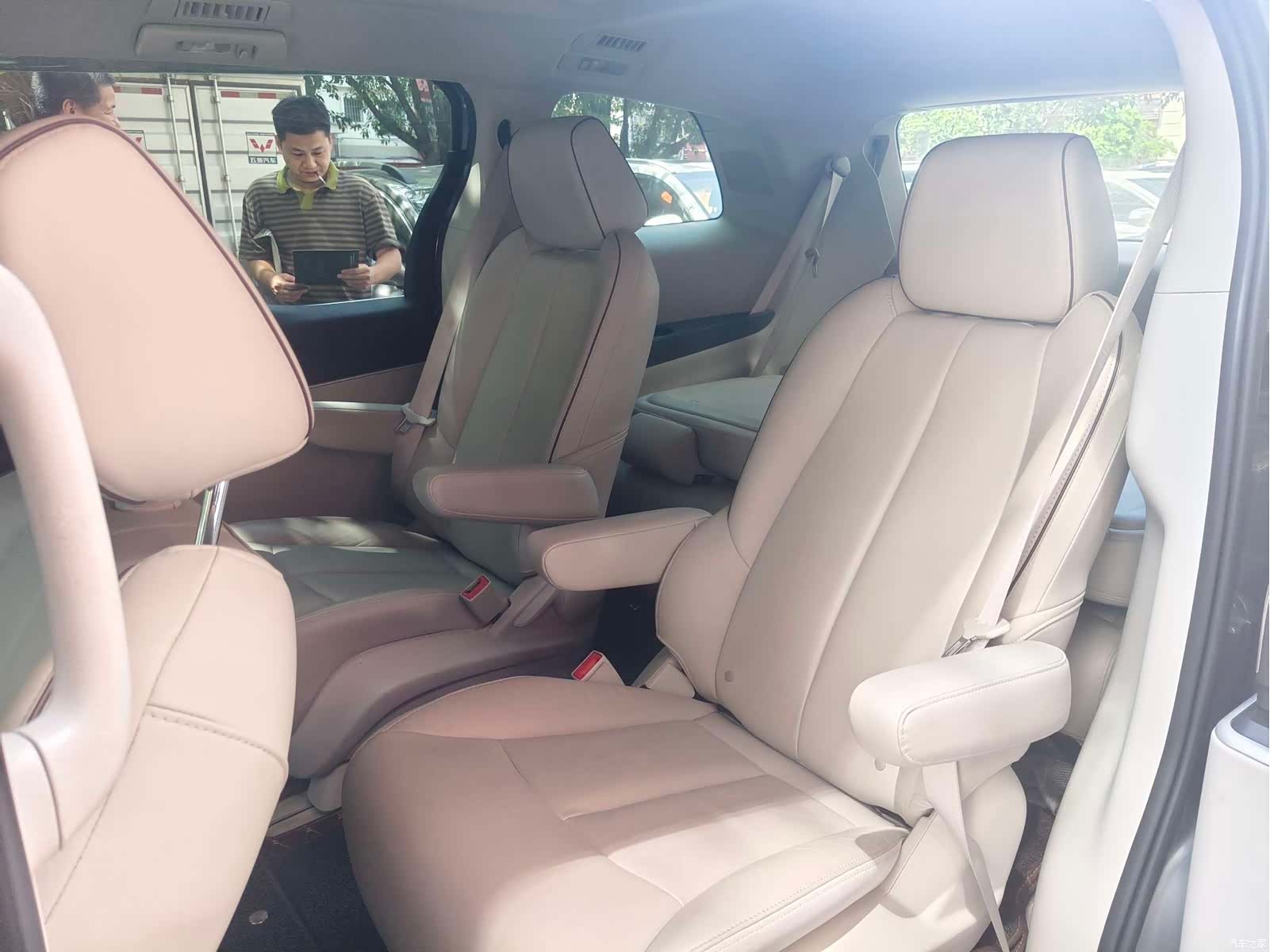 Buick GL8, 2020 4