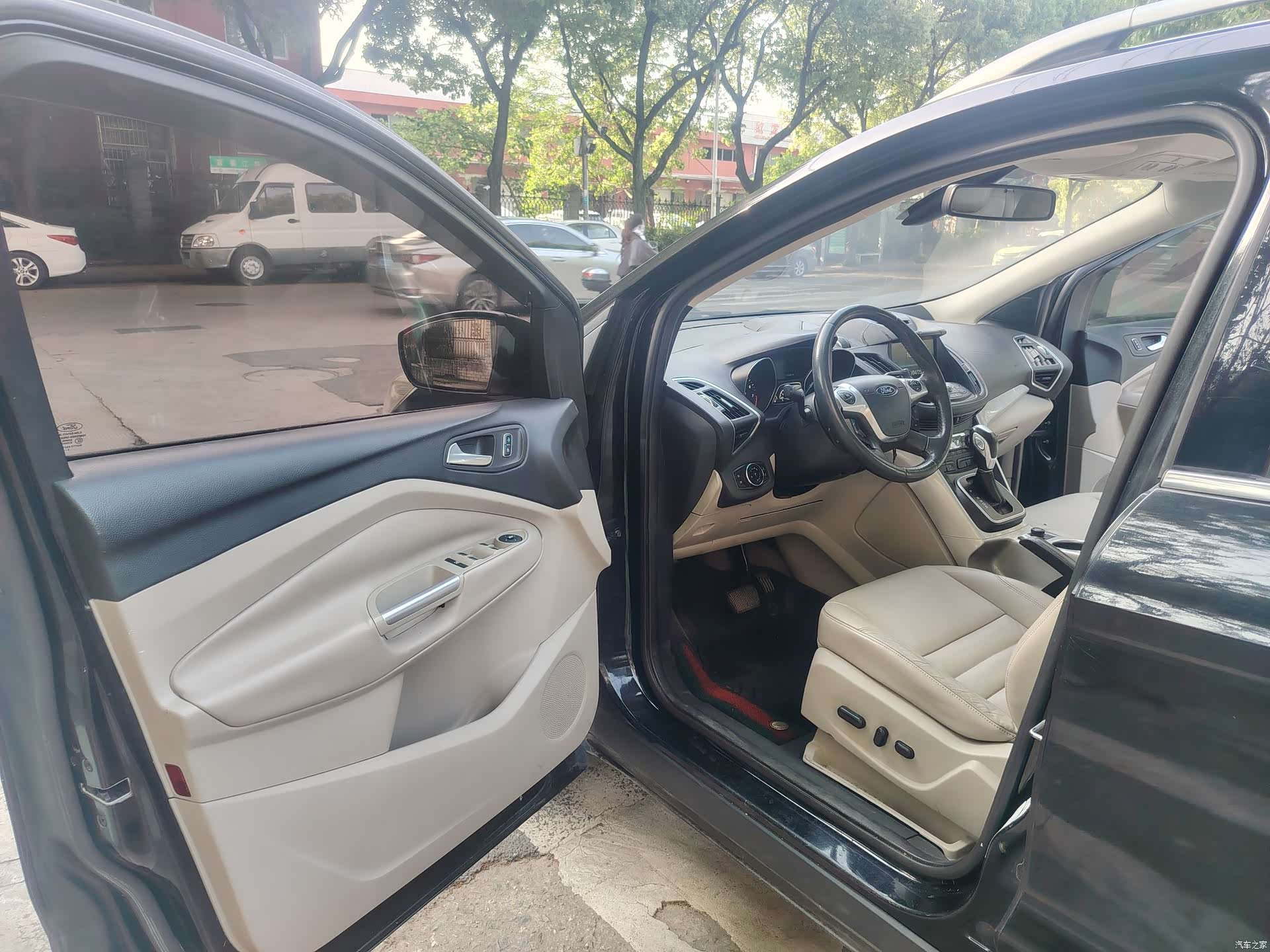 Ford Kuga, 2014 8