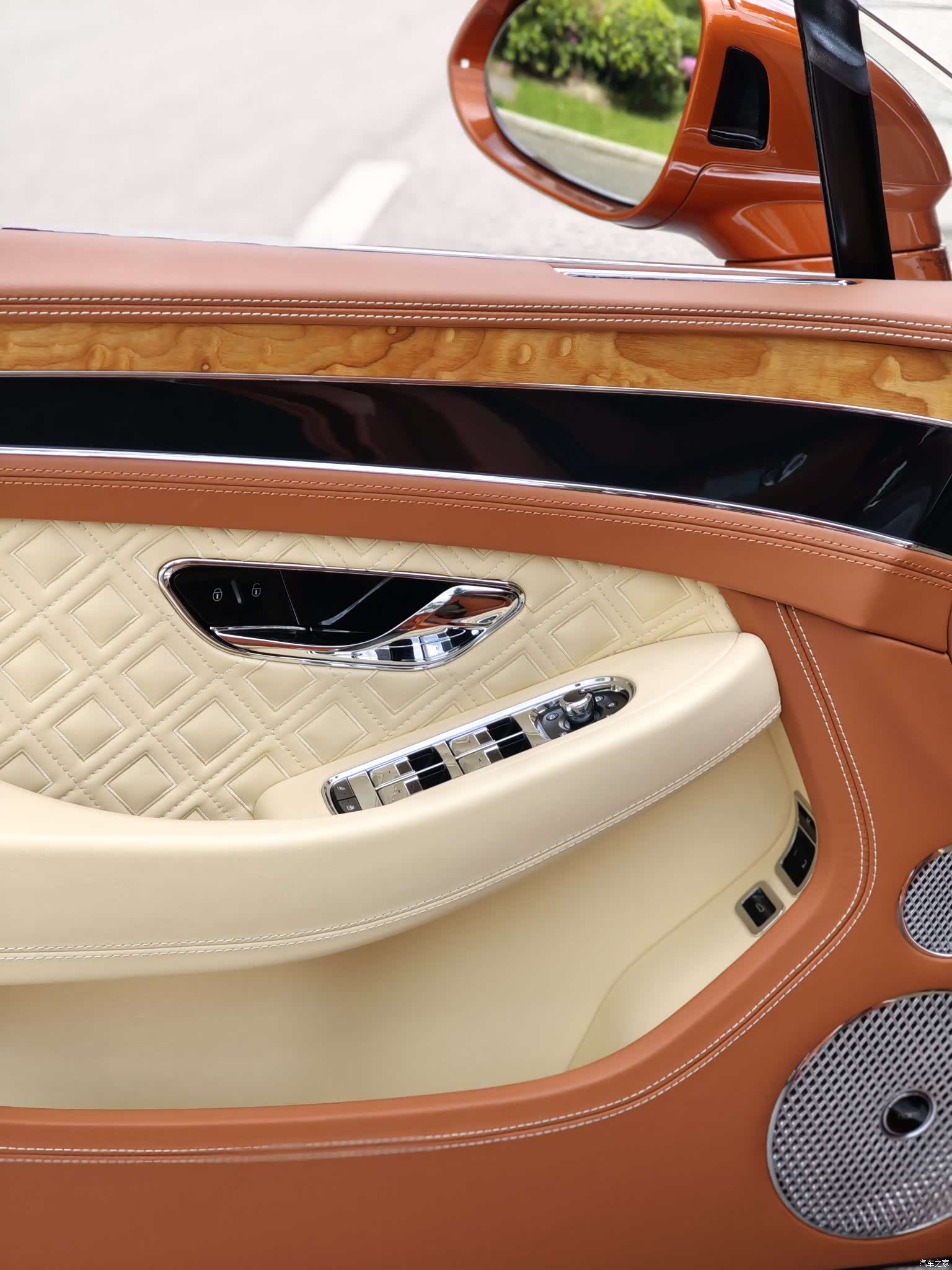 Bentley Continental GT, 2019 23