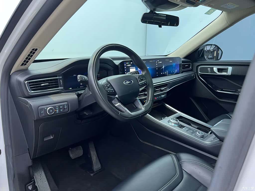 Ford Explorer, 2023 16