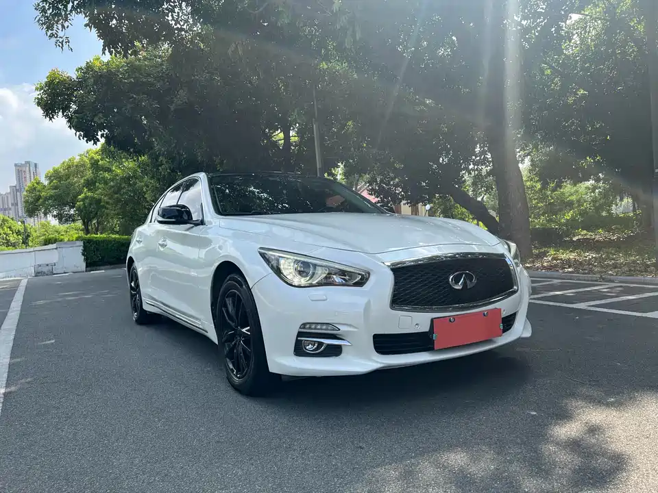 Infiniti Q50L