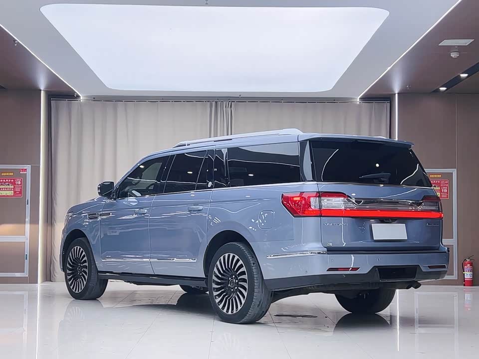Lincoln Navigator
