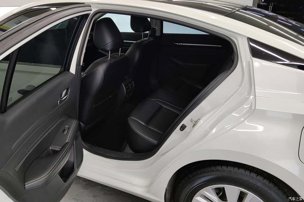 Nissan Teana, 2019 11