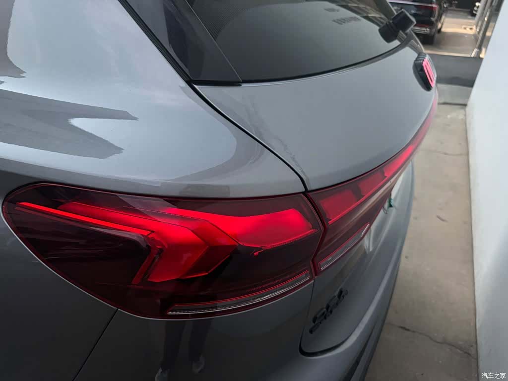 Audi e-tron, 2025 9