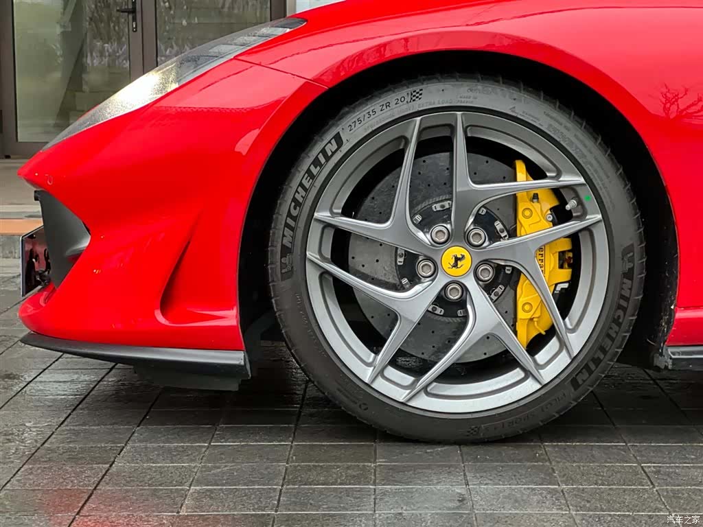 Ferrari 812, 2019 4