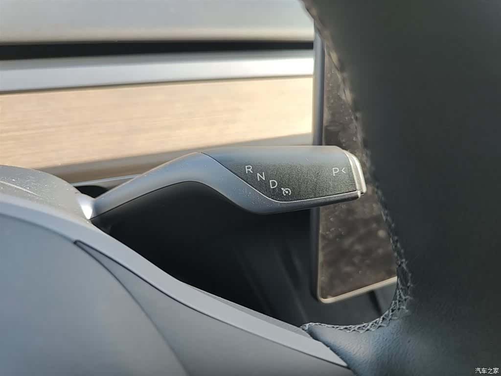 Tesla Model Y, 2023 14