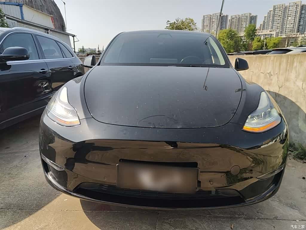 Tesla Model Y, 2023 3
